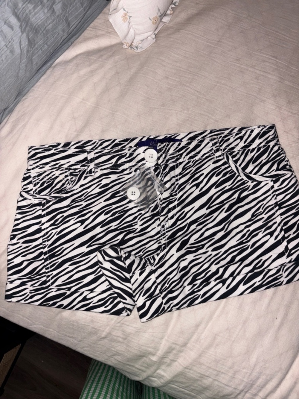 Miley Cyrus Black and White Black printed Shorts size 9